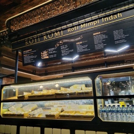 Nongkrong di Roti ROMI Kemang Buka 24 Jam - Boghaisan.com